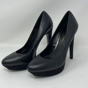 Jessica Simpson black platform pumps